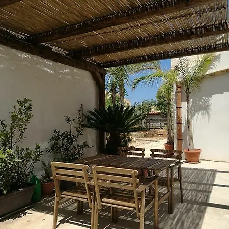 Baglio Baia Cornino Feriehus *